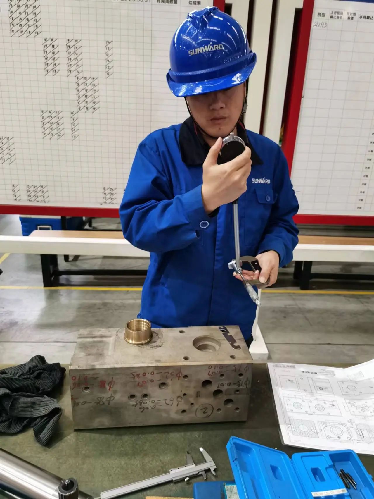 看bti体育工匠们若何用一双巧手“拿捏”工作、创造“事业”