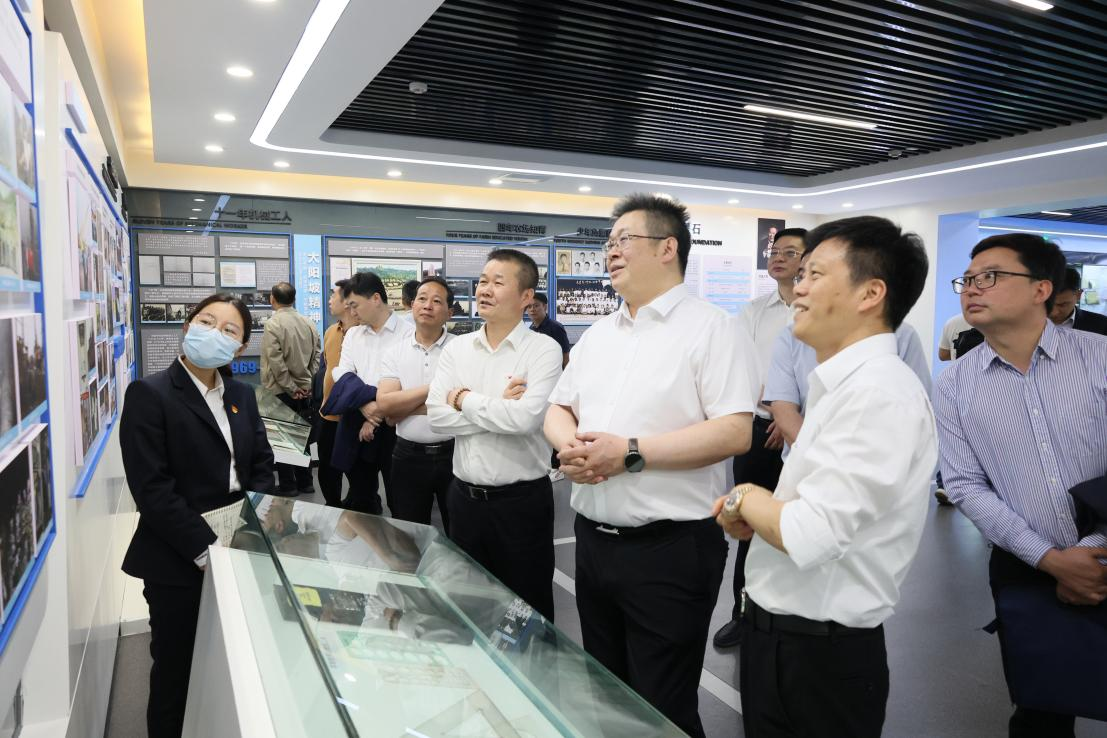 湖南钢铁集团党委书记、董事长李建宇到bti体育智能调研互换