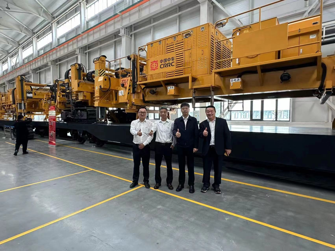 CPH-30J路岔铺换机组全球颁布！bti体育智能与宝鸡中车时期共绘铁路设备新篇章！