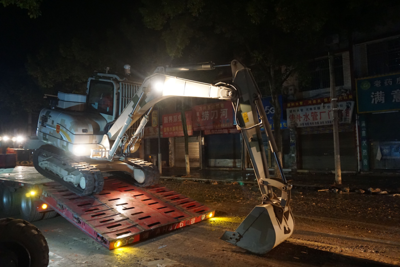 驰援湖南平江抗洪抢险，共克时艰显担任