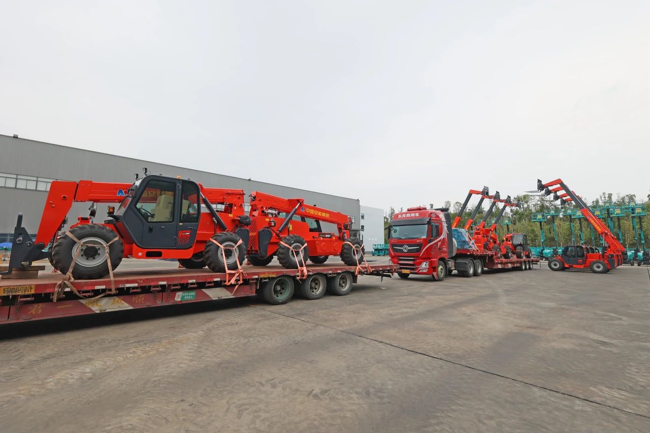 应运而生，“急”快响应！bti体育智能伸缩臂叉装车进军应急接济领域