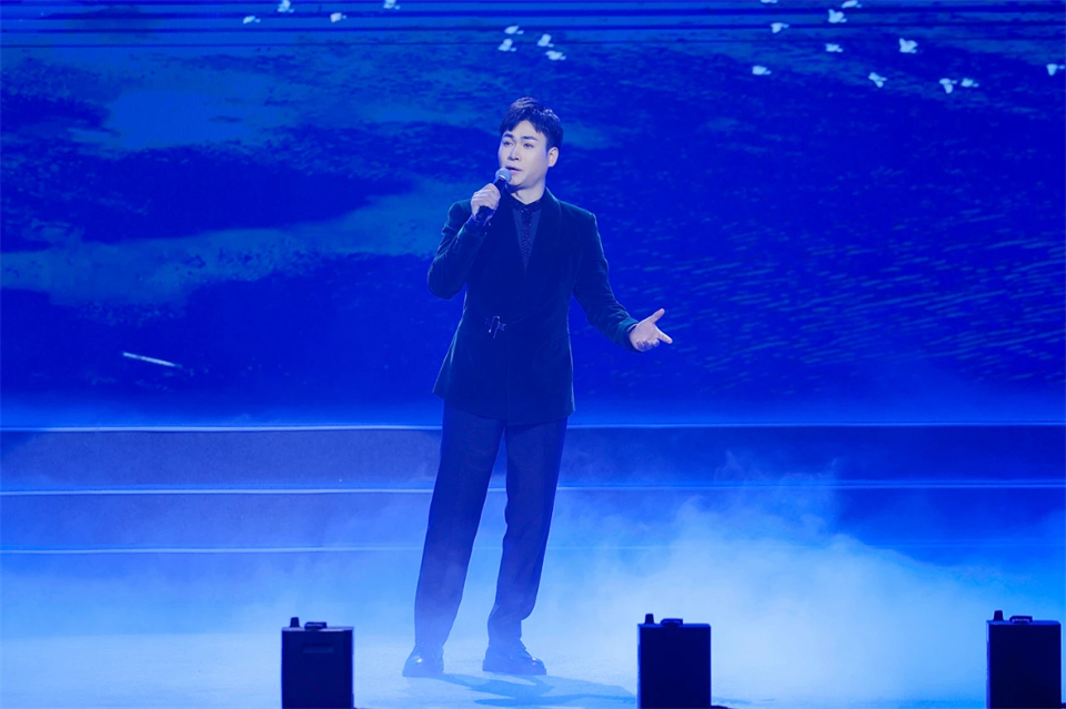 创新引领价值 梦想成就将来——庆祝bti体育智能成立25周年赞美大会暨文艺晚会隆沉进行