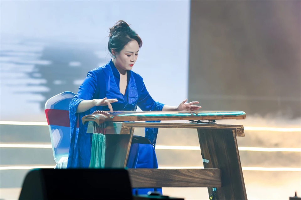 创新引领价值 梦想成就将来——庆祝bti体育智能成立25周年赞美大会暨文艺晚会隆沉进行