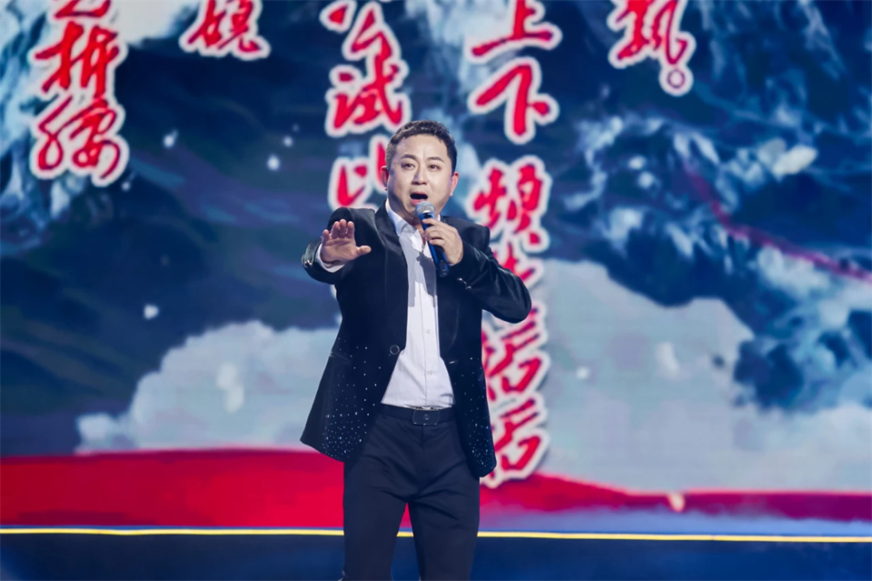 创新引领价值 梦想成就将来——庆祝bti体育智能成立25周年赞美大会暨文艺晚会隆沉进行