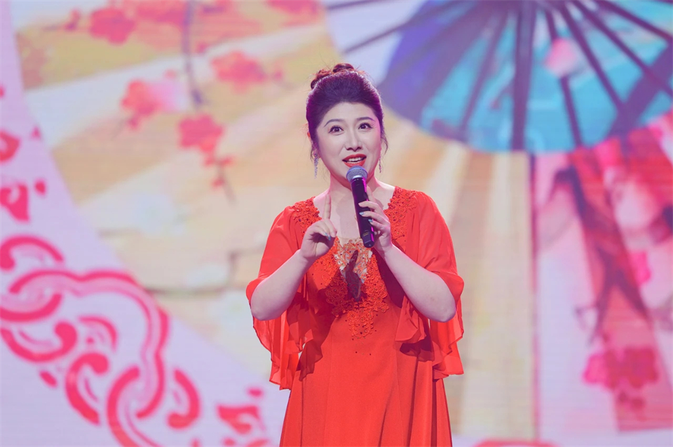 创新引领价值 梦想成就将来——庆祝bti体育智能成立25周年赞美大会暨文艺晚会隆沉进行