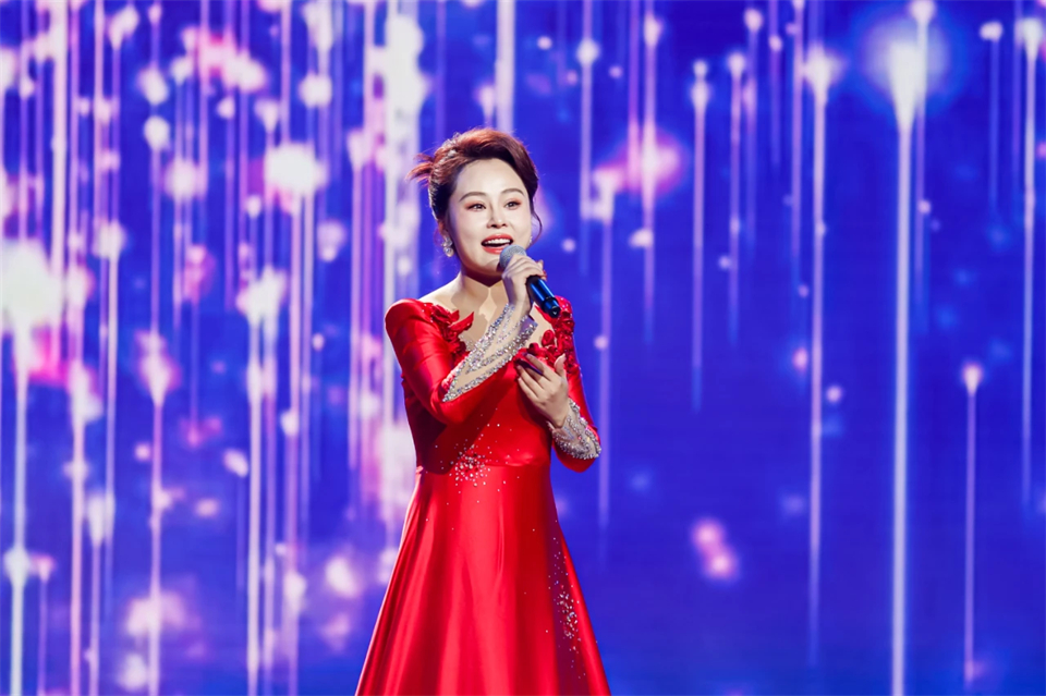 创新引领价值 梦想成就将来——庆祝bti体育智能成立25周年赞美大会暨文艺晚会隆沉进行