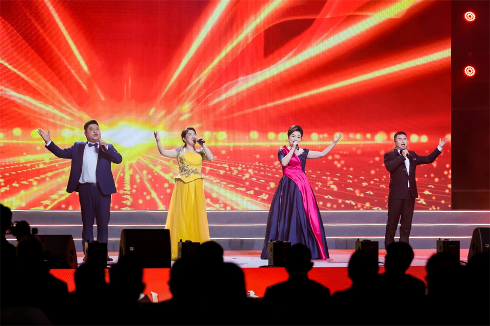 创新引领价值 梦想成就将来——庆祝bti体育智能成立25周年赞美大会暨文艺晚会隆沉进行