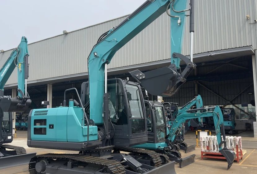 聚焦市场需要，bti体育智能三款精品工程液压挖掘机成功下线