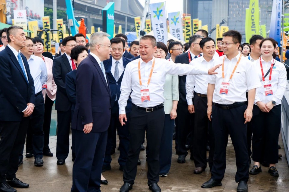 2025 CICEE | bti体育智能实力闪灼2025长沙国际工程机械展