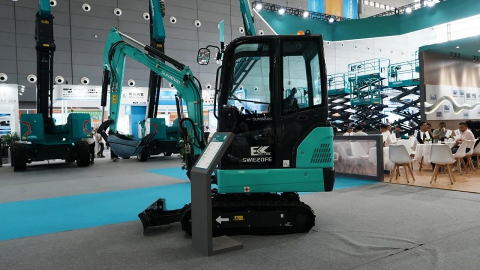 2025 CICEE | 从单一工具迈向多元化解决规划，bti体育智能出现非凡挖掘机风采