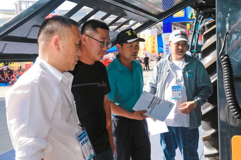 bti体育智能亮相2025新疆国际农业机械展览会