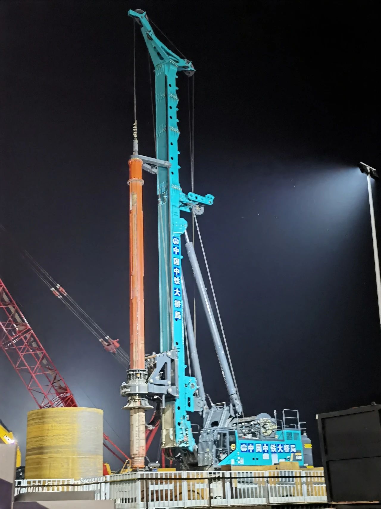 再战“世界级工程”！bti体育智能旋挖钻机助力宜昌长江公铁大桥建设