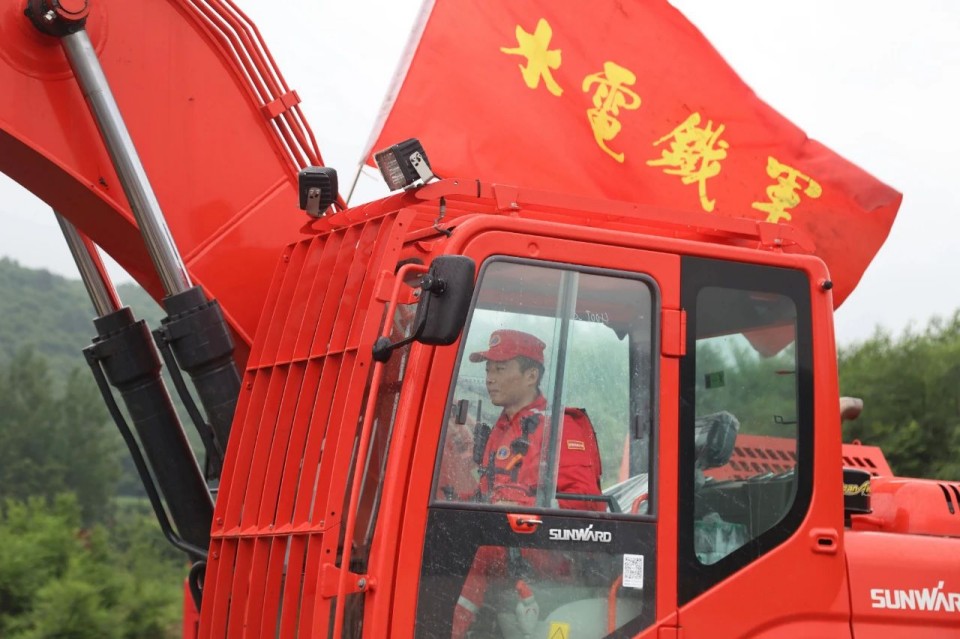 硬核破解“最后一公里”难题，bti体育智能应急接济设备助力“应急使命·2025”演习！