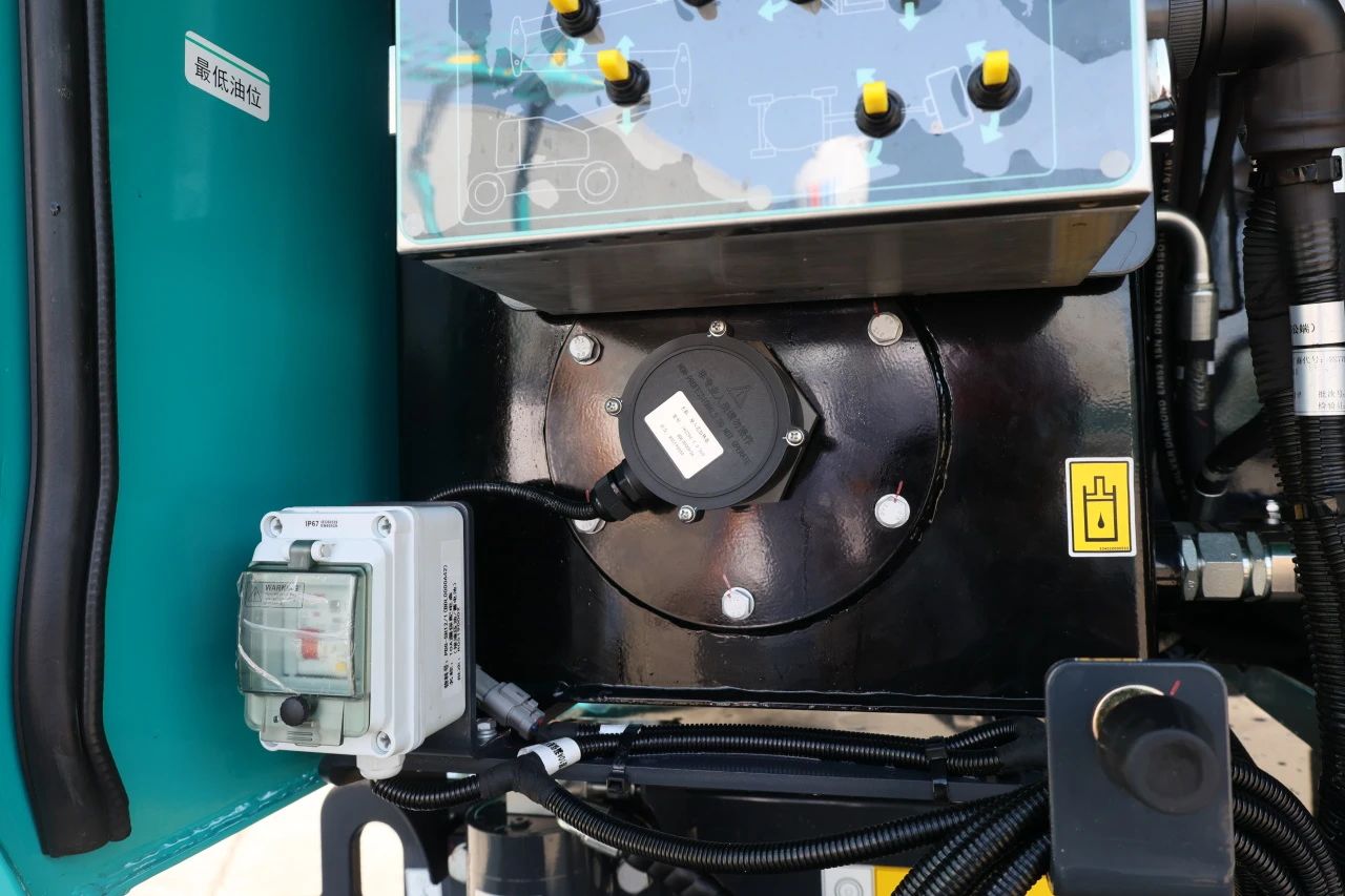 技术新标杆！bti体育智能SWA22J-P柴动曲臂式高空作业平台下线！