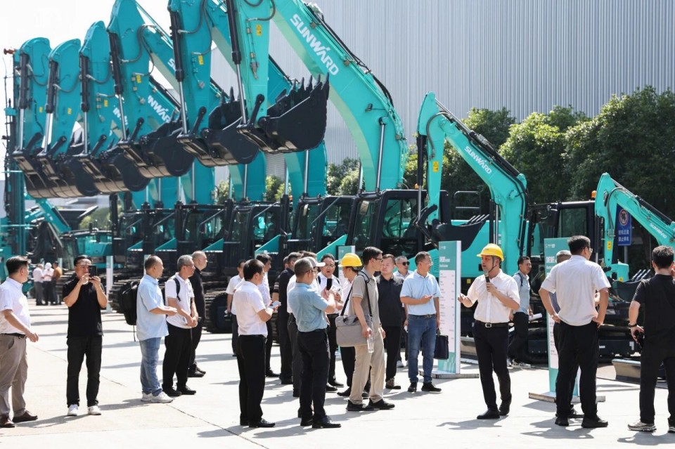 斜井开挖钻护一体化设备成功下线，实现地下工程设备沉大突破