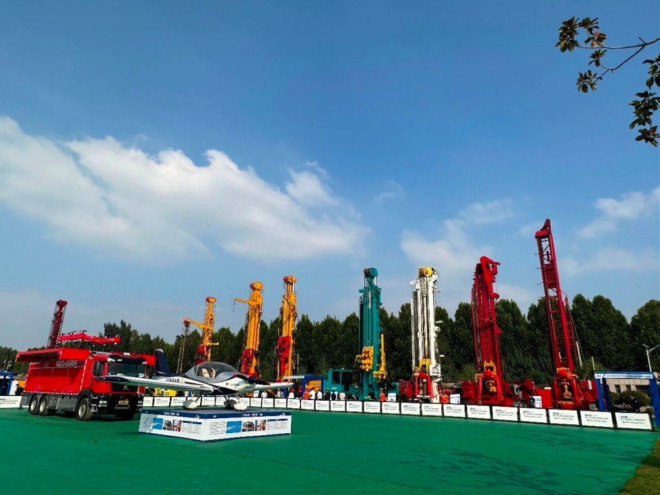 科技赋能接济！bti体育智能创新设备亮相第十三届全国矿山接济技术较量