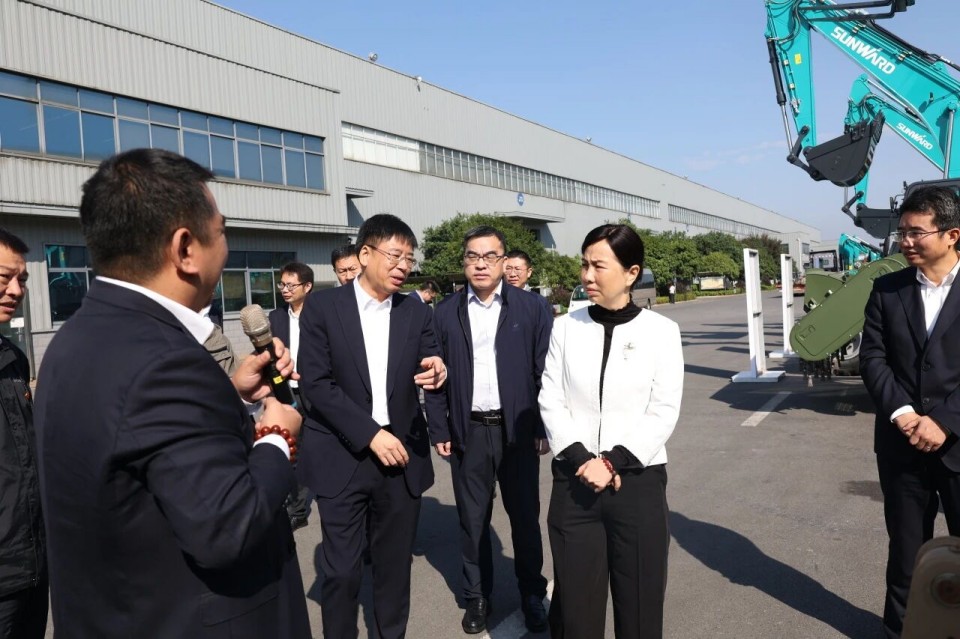 聚焦应急设备研发出产，共探实战适配新蹊径——广州市应急治理局党委书记、局长叶芳调研bti体育智能