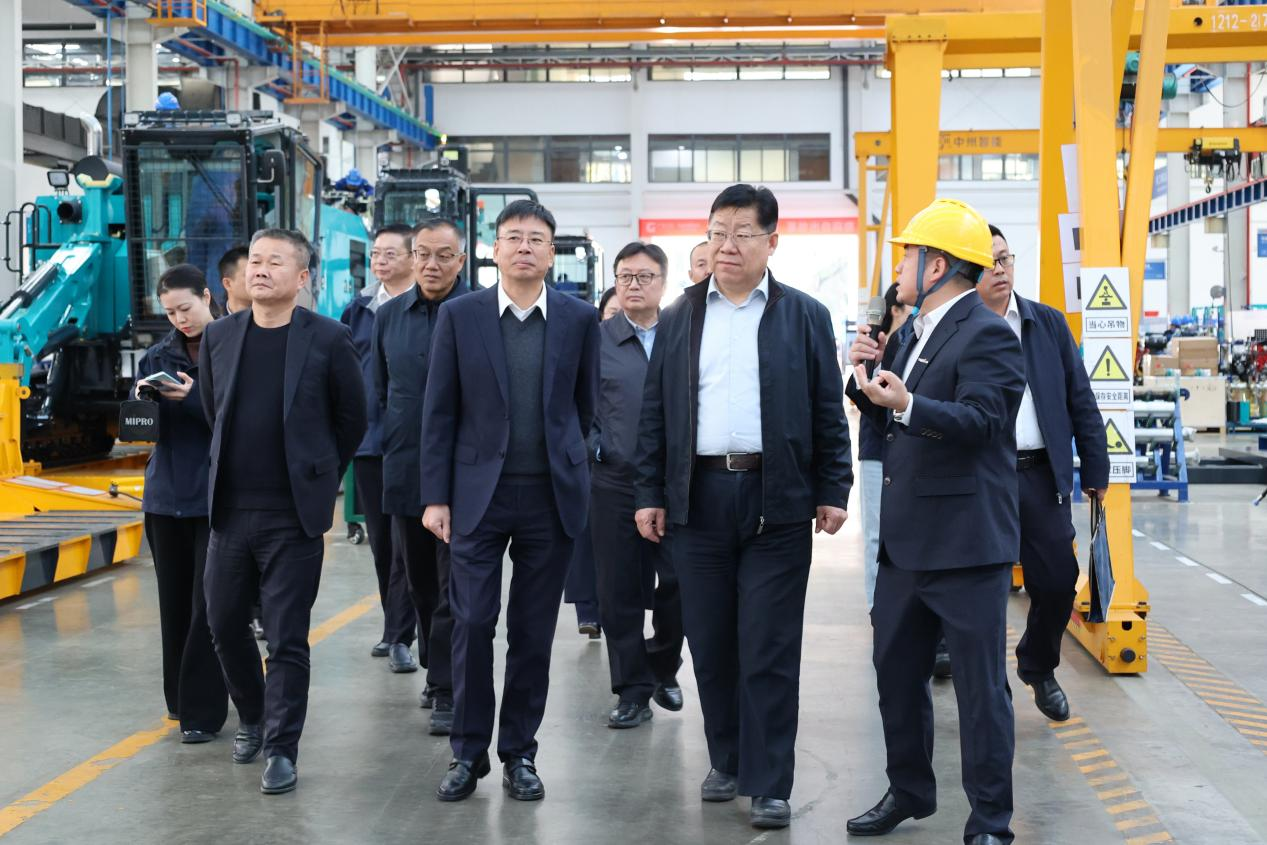 新矿投资集团党委书记、董事长王漠到访bti体育智能