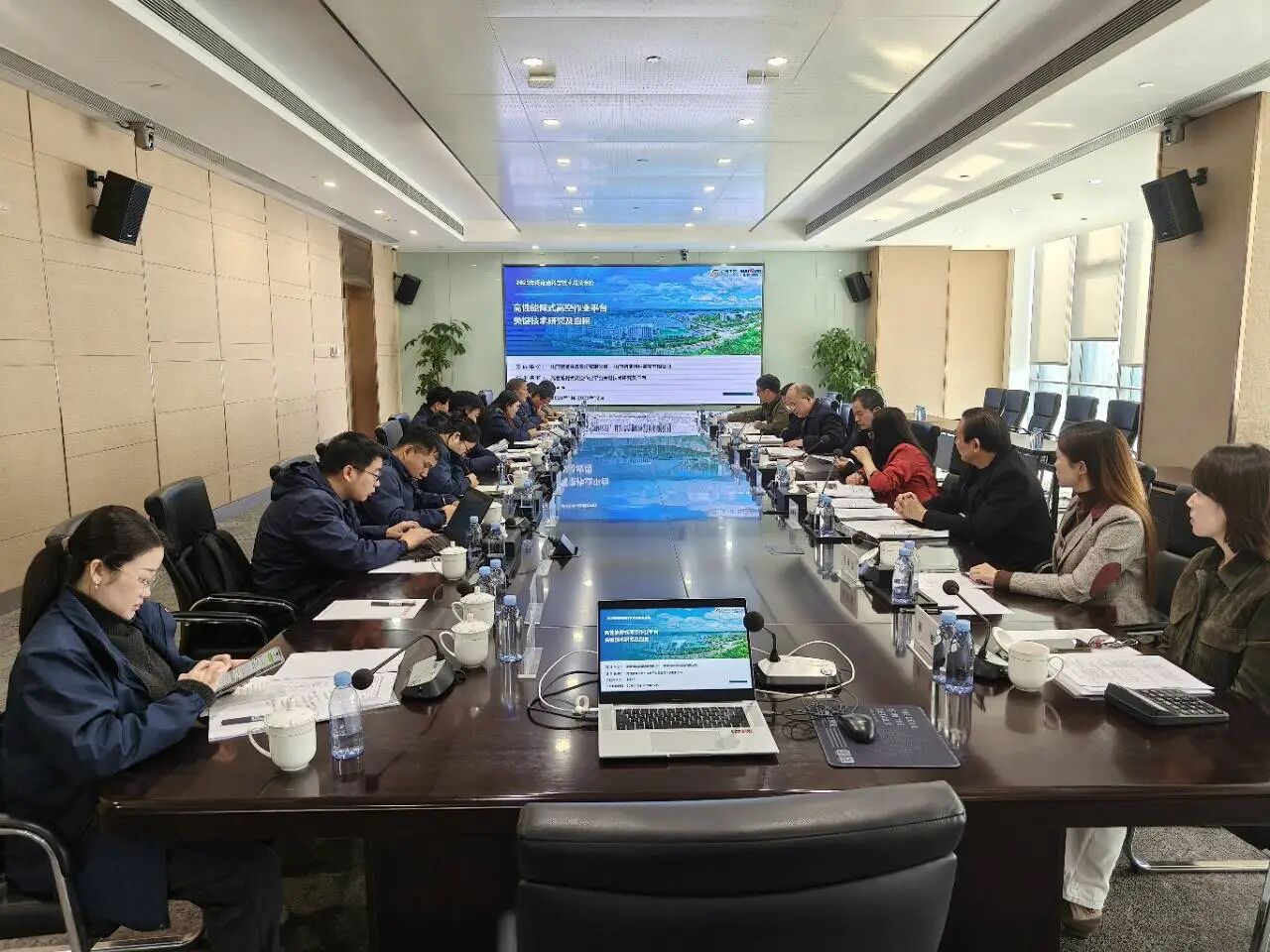 技术创新，引领行业！bti体育智能高机能臂式高空作业平台项目通过科技成就评价