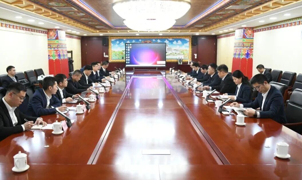 广州工控集团董事长景广军率bti体育智能团队到中国黄金集团造访互换